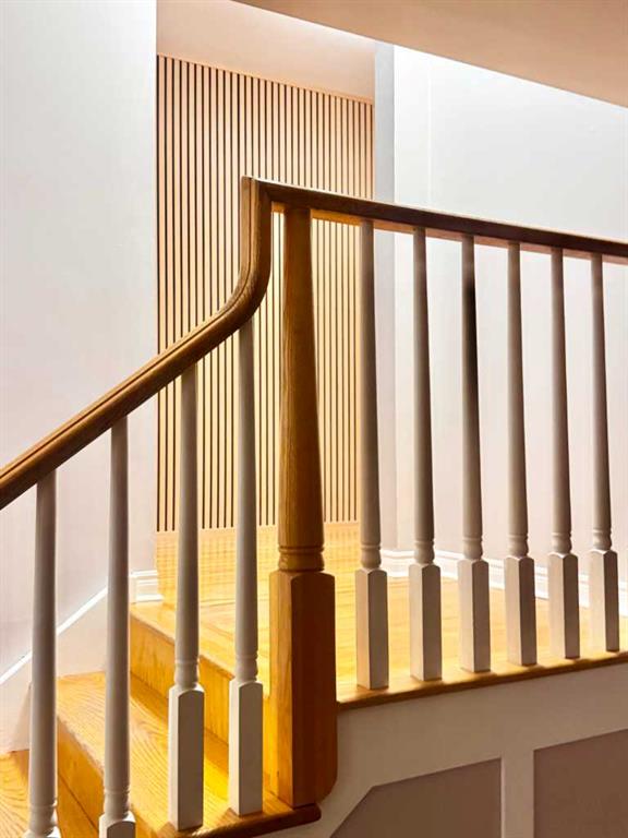 Picture for 8416 7 Street SW