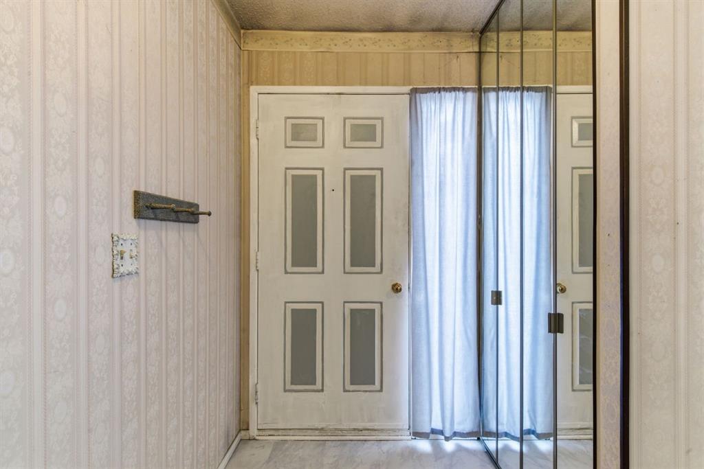 Picture for 49, 4940 39 Avenue SW