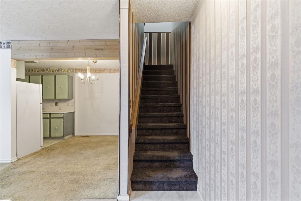 Picture for 49, 4940 39 Avenue SW