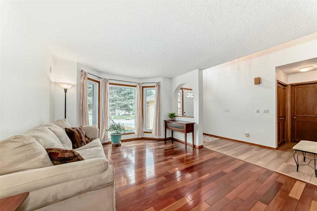 Picture for 5 Woodmark Place SW