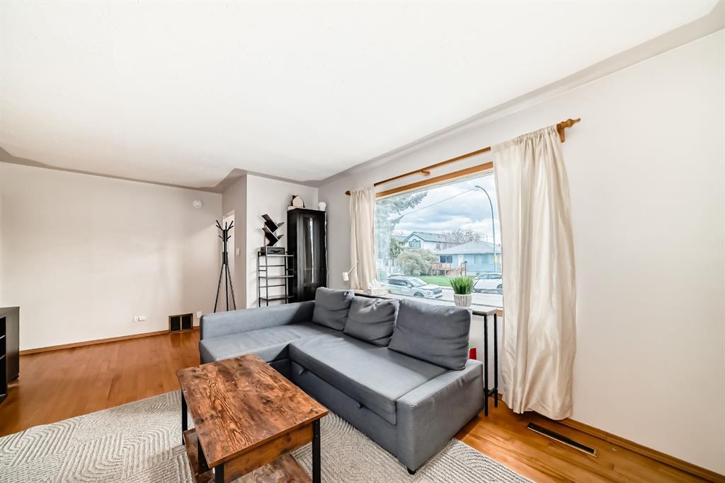 Picture for 3919 Centre B Street NW
