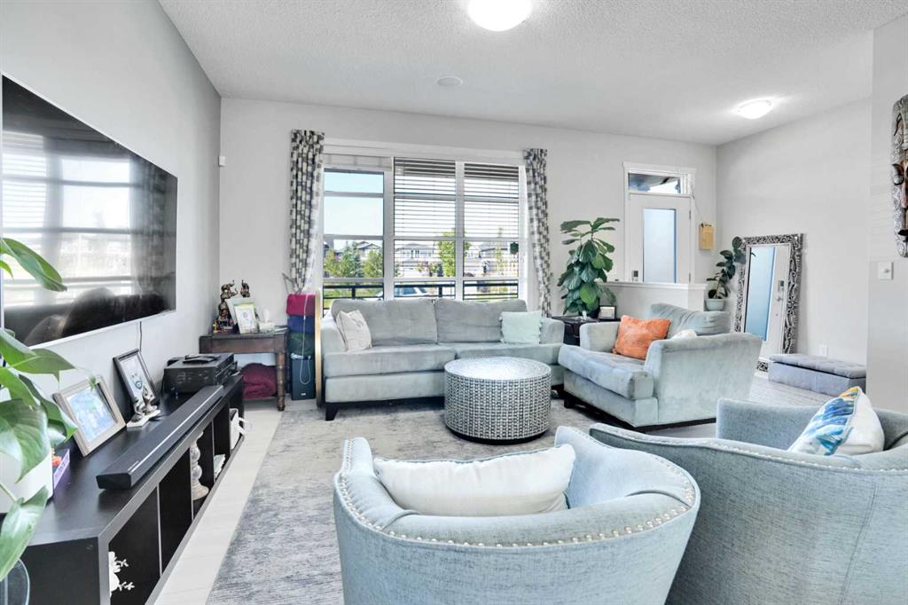 Picture for 215 Savanna Parade NE
