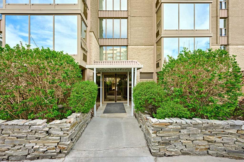 Picture for 403, 4555 Varsity Lane NW