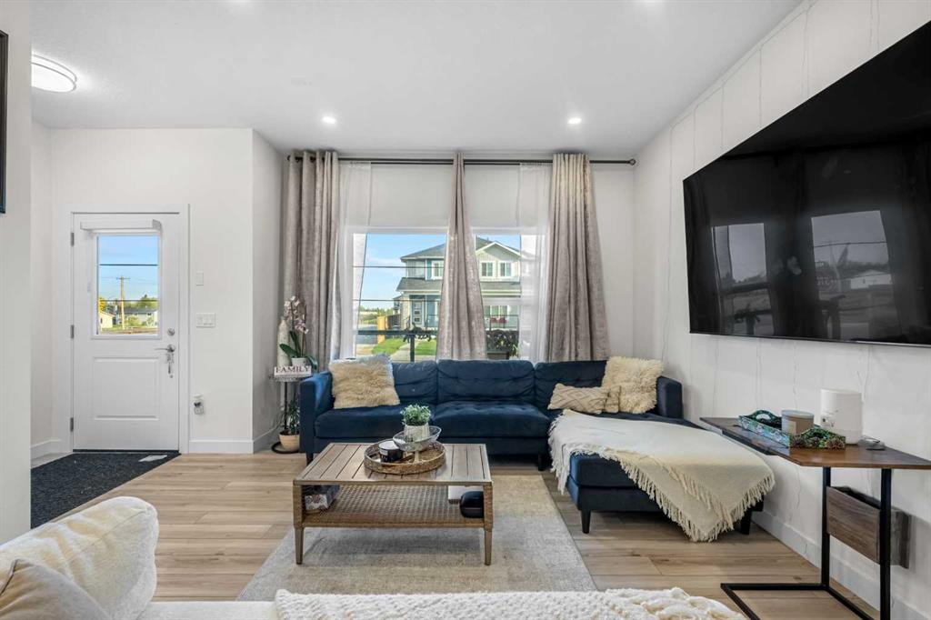 Picture for 262 Midgrove Mews SW