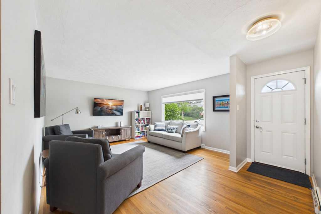 Picture for 119 Ferncliff Crescent SE