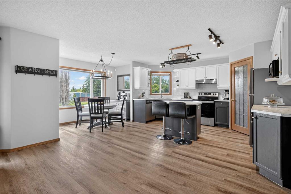 Picture for 72 Springs Crescent SE