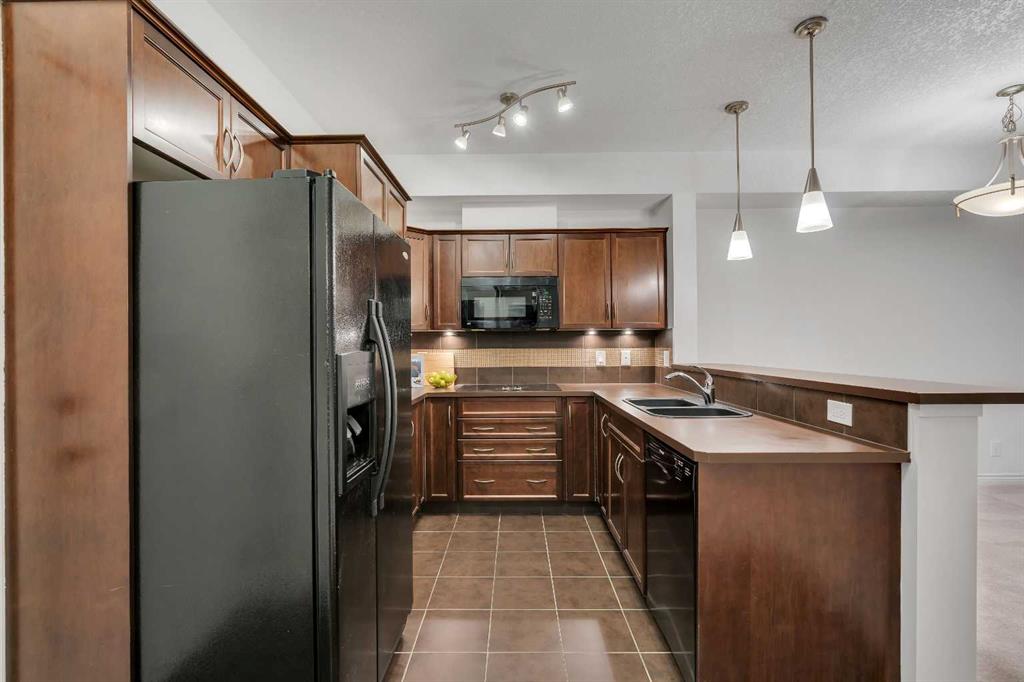 Picture for 223, 30 Royal Oak Plaza NW