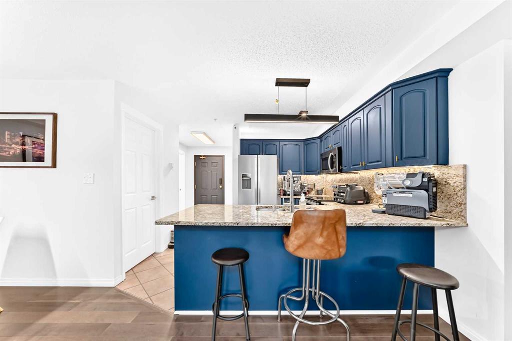 Picture for 102, 2422 Erlton Street SW