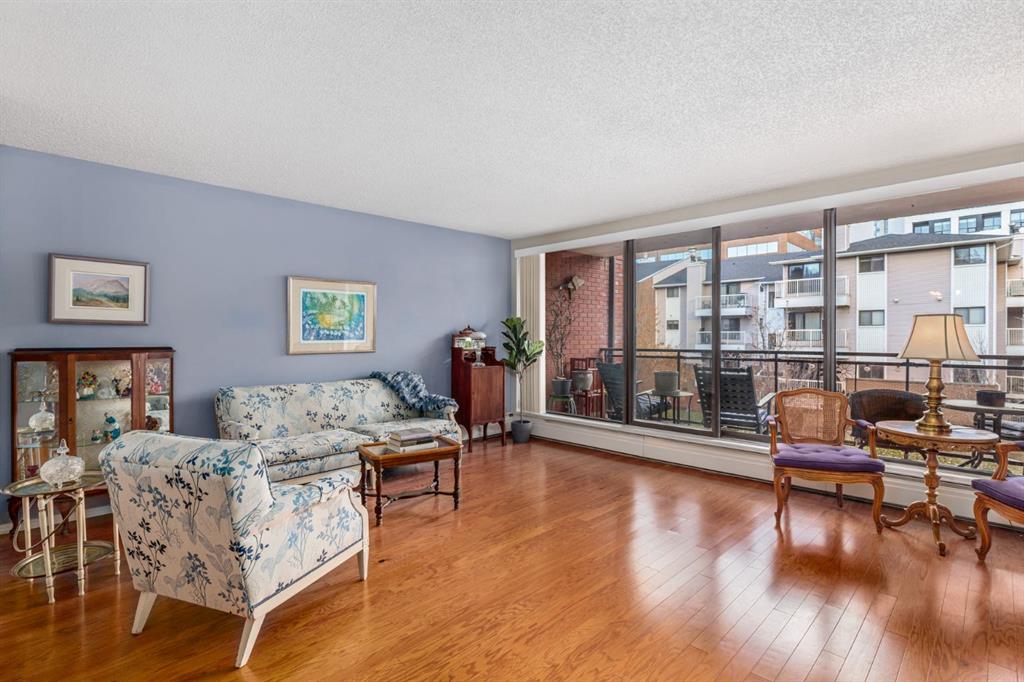 Picture for 301, 929 18 Avenue SW