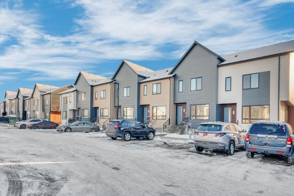 Picture for 514 Redstone Crescent NE