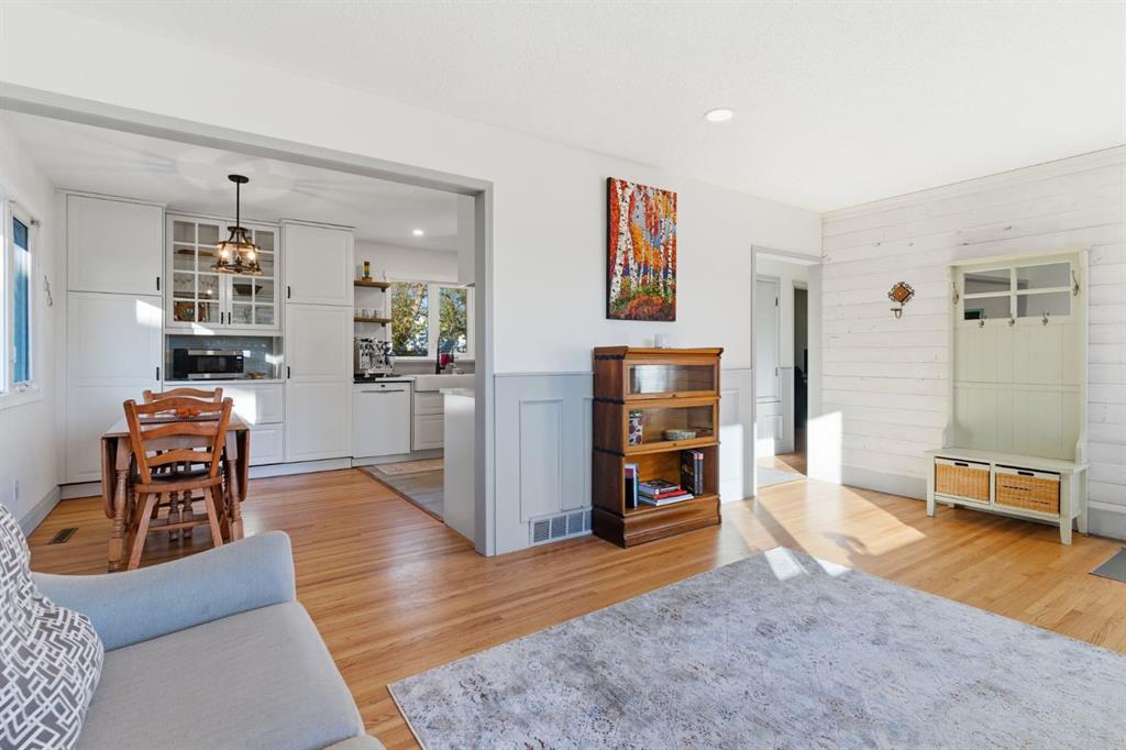 Picture for 7019 20 Street SE