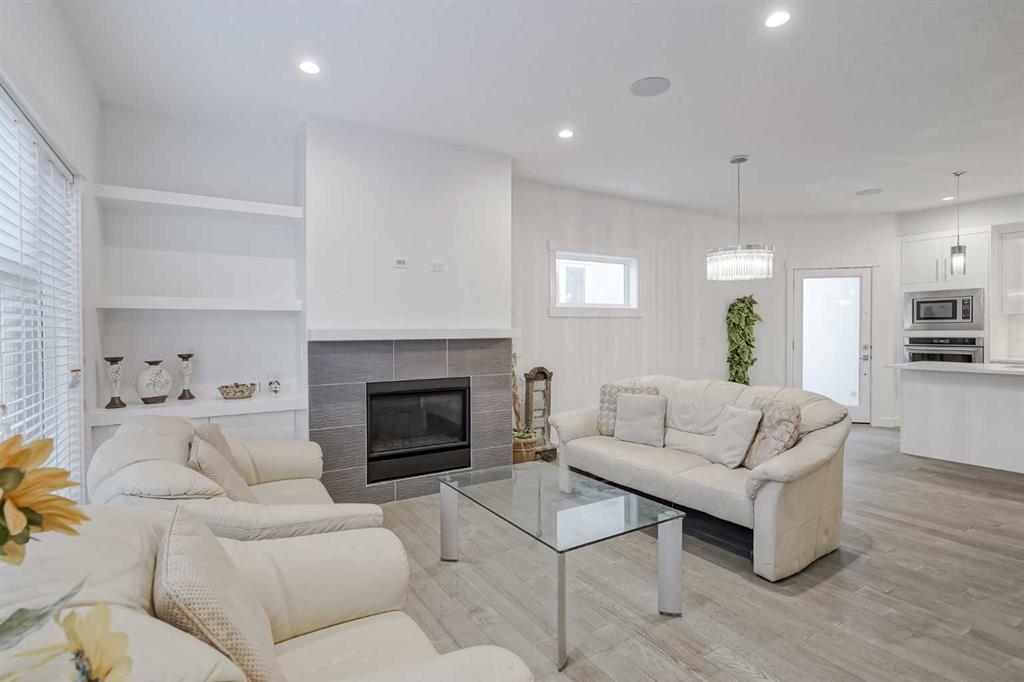 Picture for 2, 136 22 Avenue NE