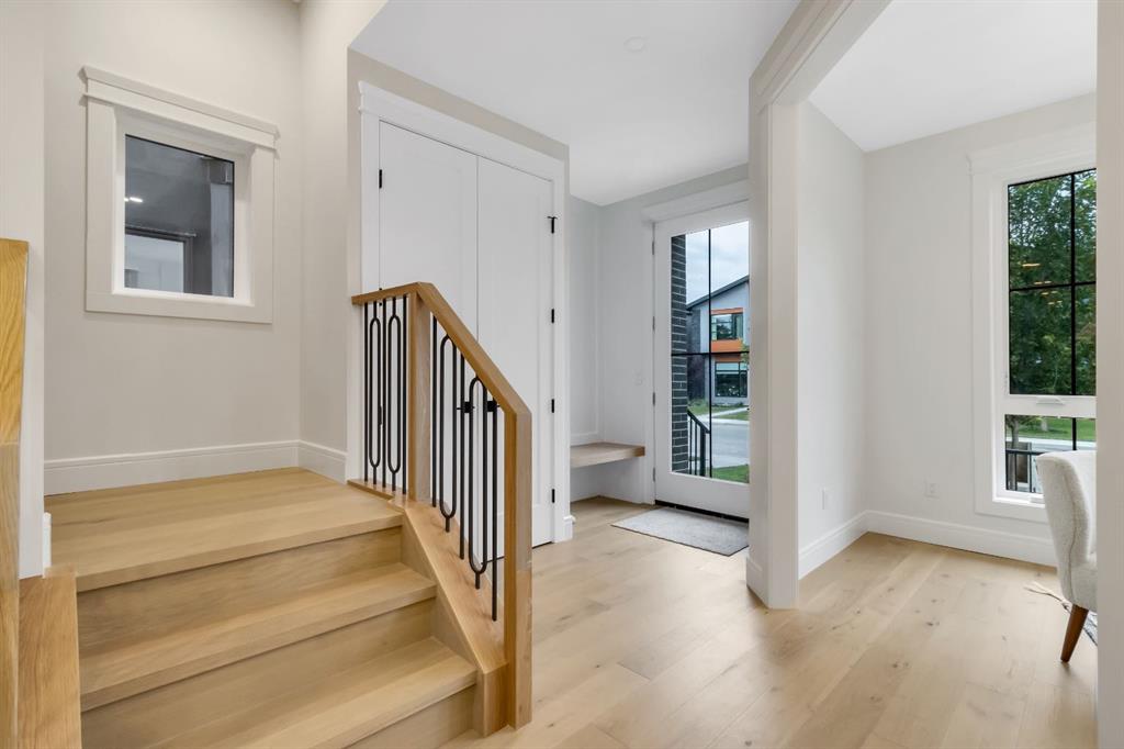 Picture for 2118 Victoria Crescent NW