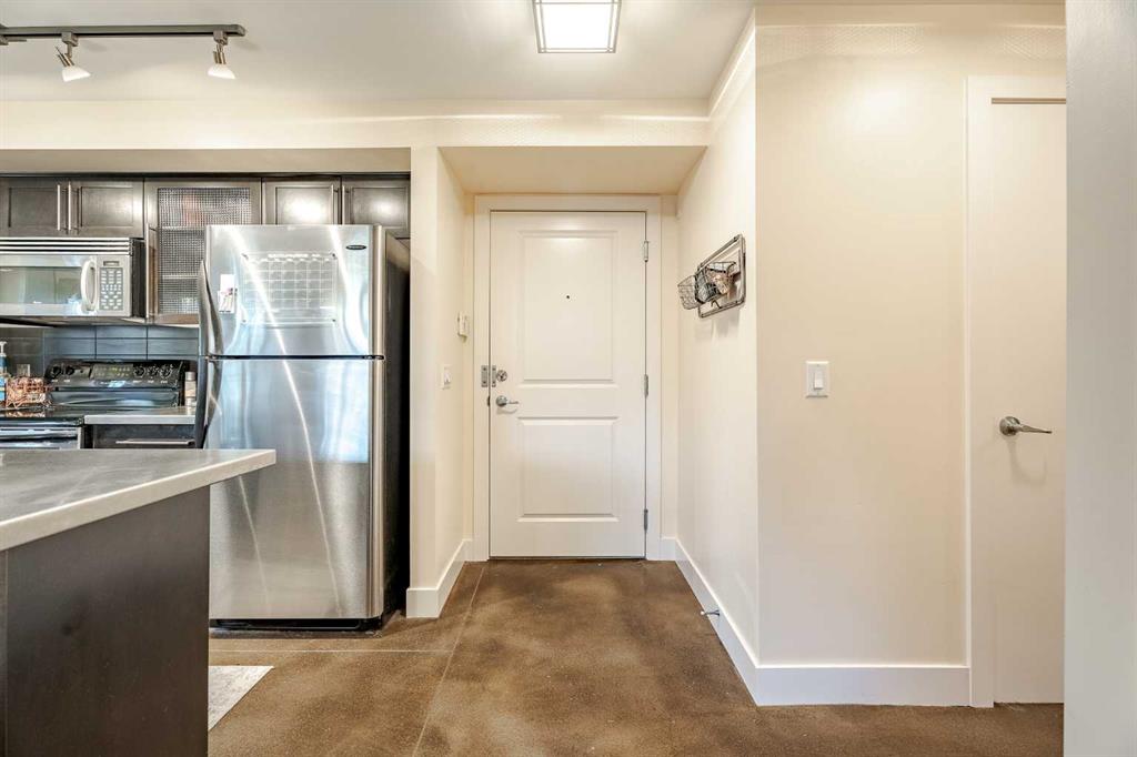 Picture for 101, 3704 15A Street SW