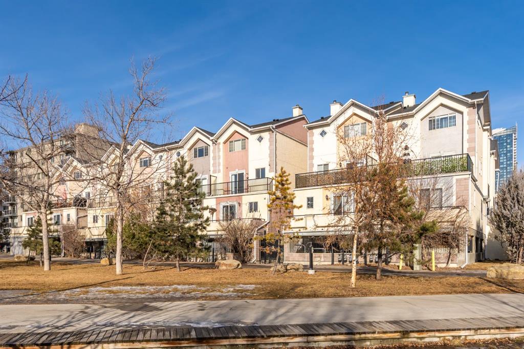 Picture for 1533 11 Street SW