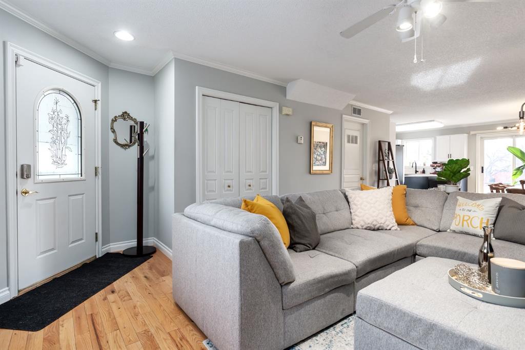 Picture for 1533 11 Street SW