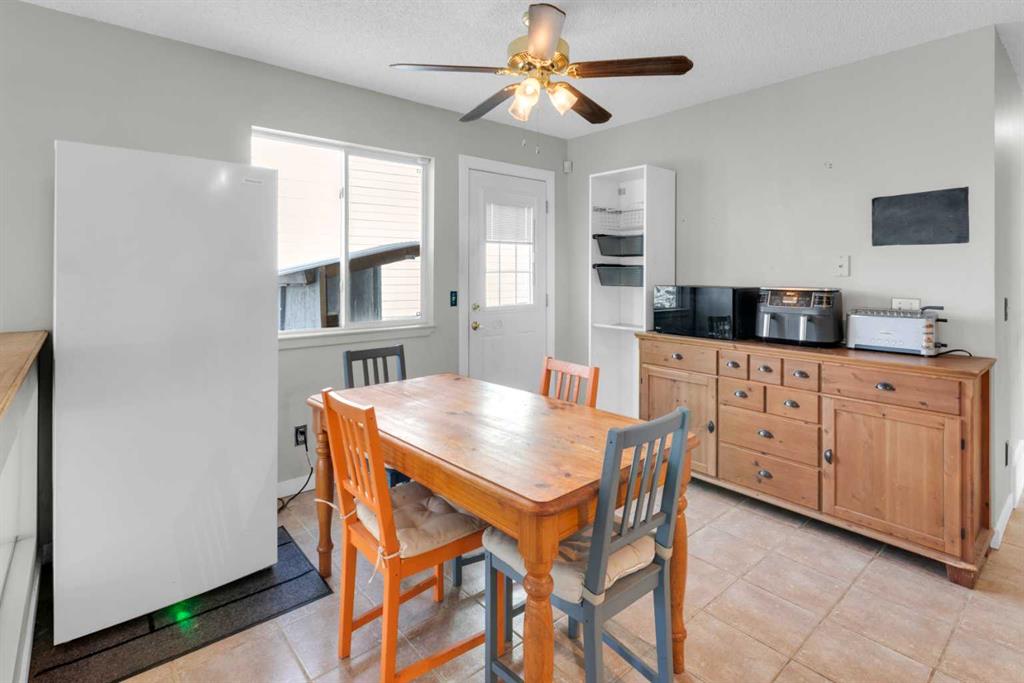 Picture for 8035 Laguna Way NE