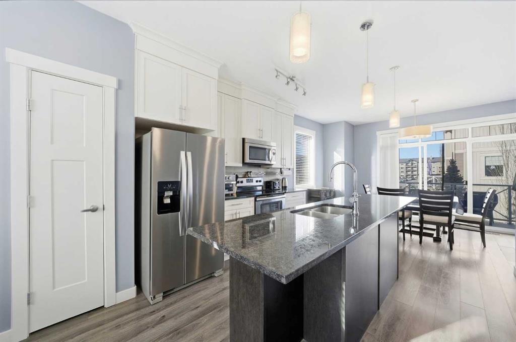 Picture for 515 Skyview Ranch Grove NE