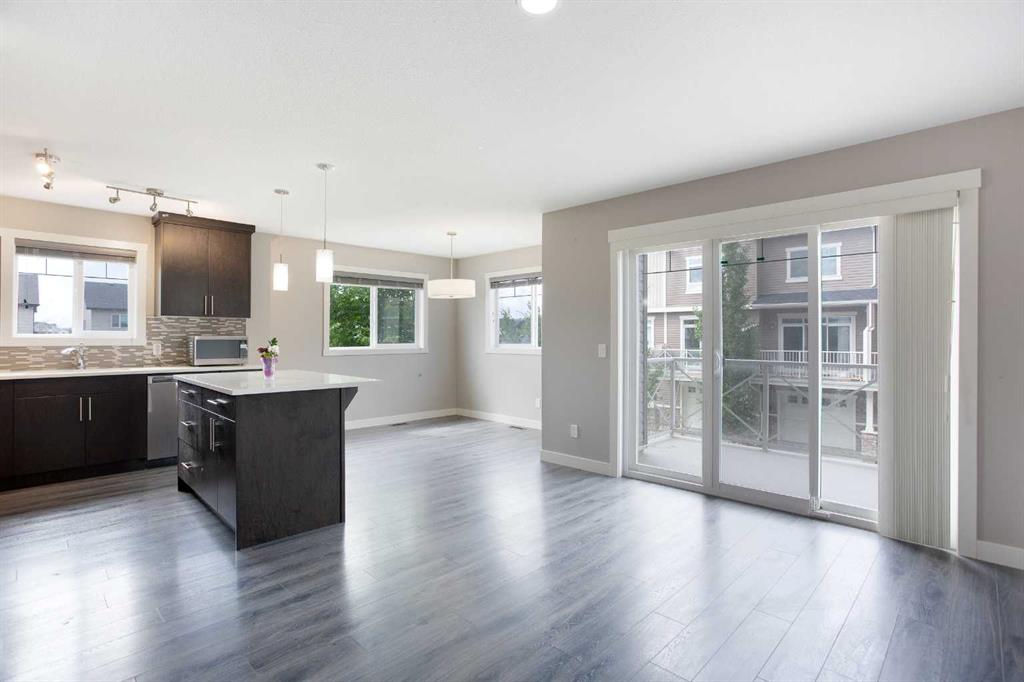 Picture for 905 Skyview Ranch Grove NE