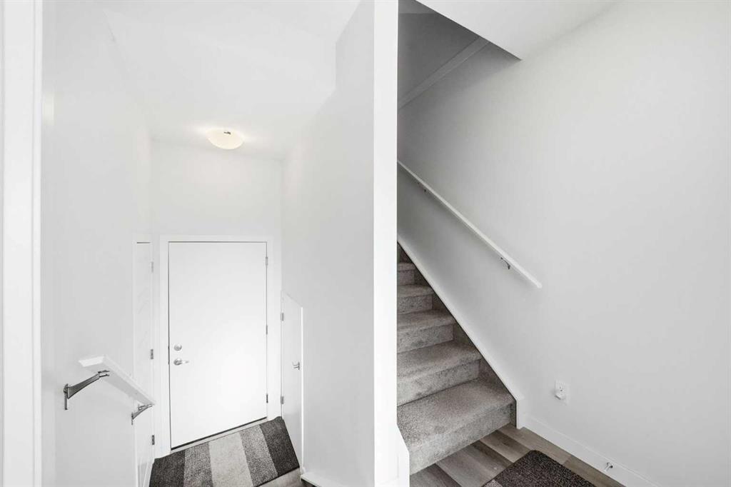 Picture for 66 Evanscrest Manor NW