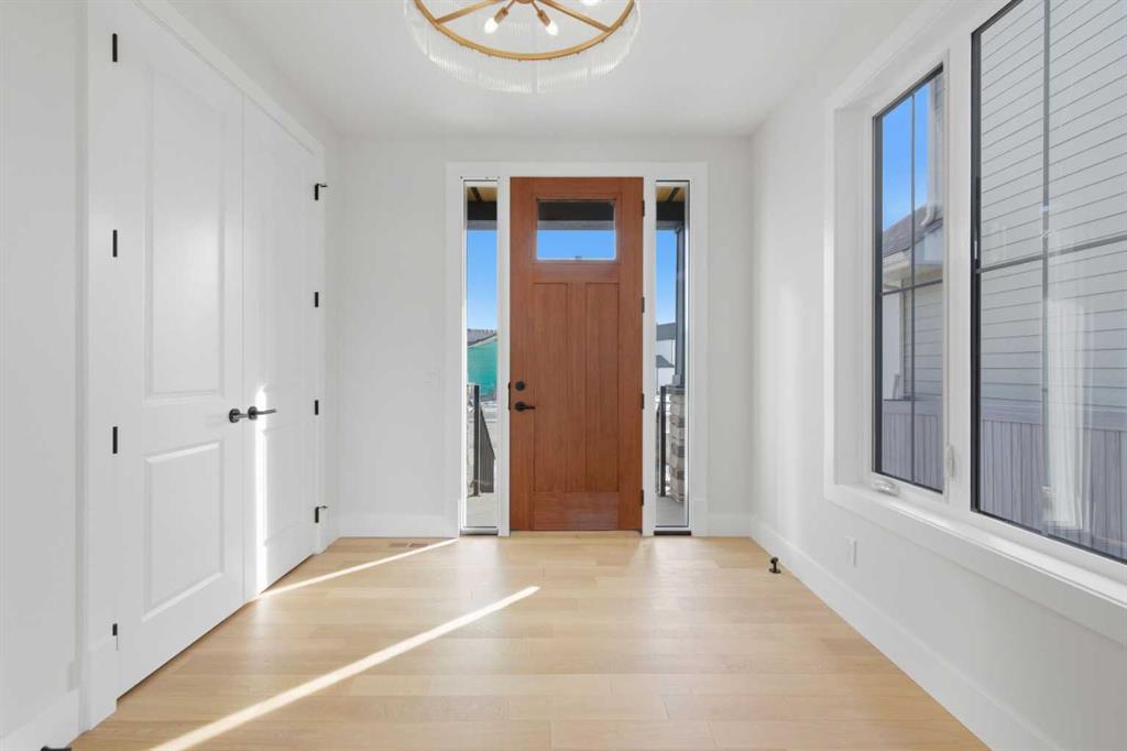 Picture for 378 Bessborough Drive SW