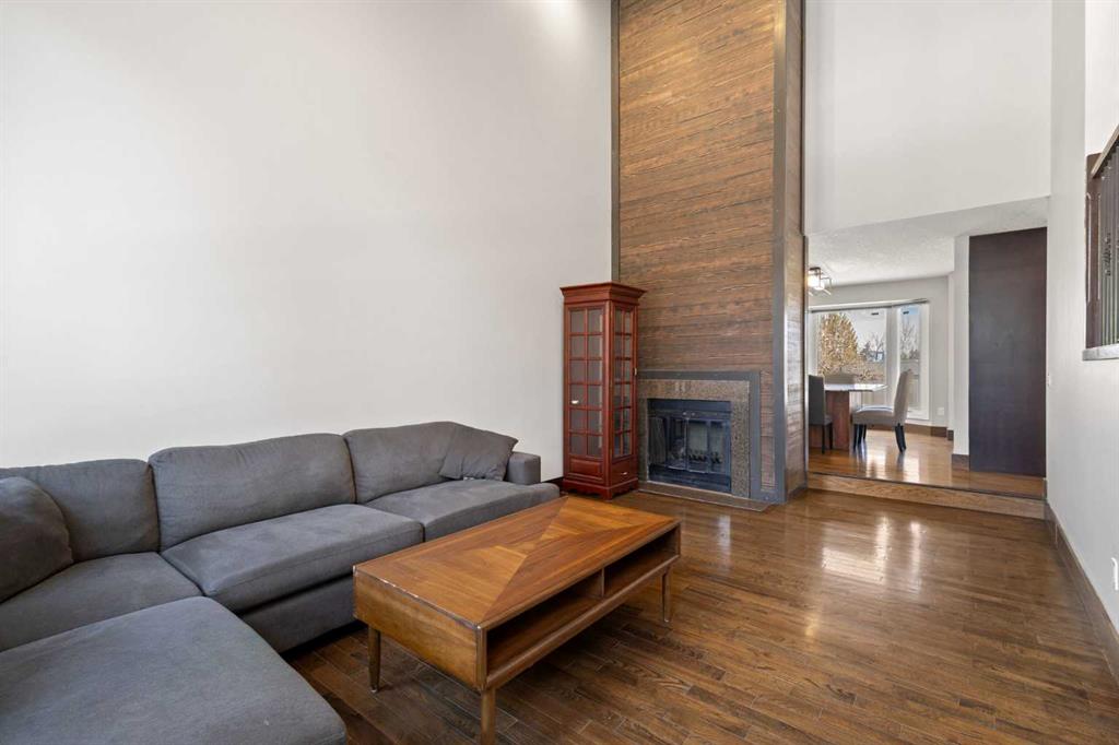 Picture for 40 Wood Crescent SW