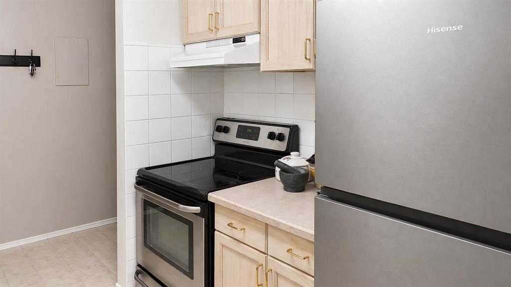 Picture for 215, 723 57 Avenue SW