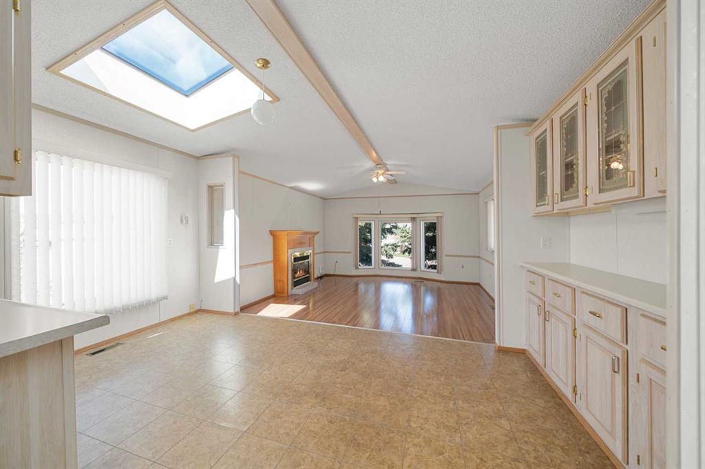 Picture for 299, 99 Arbour Lake Road NW