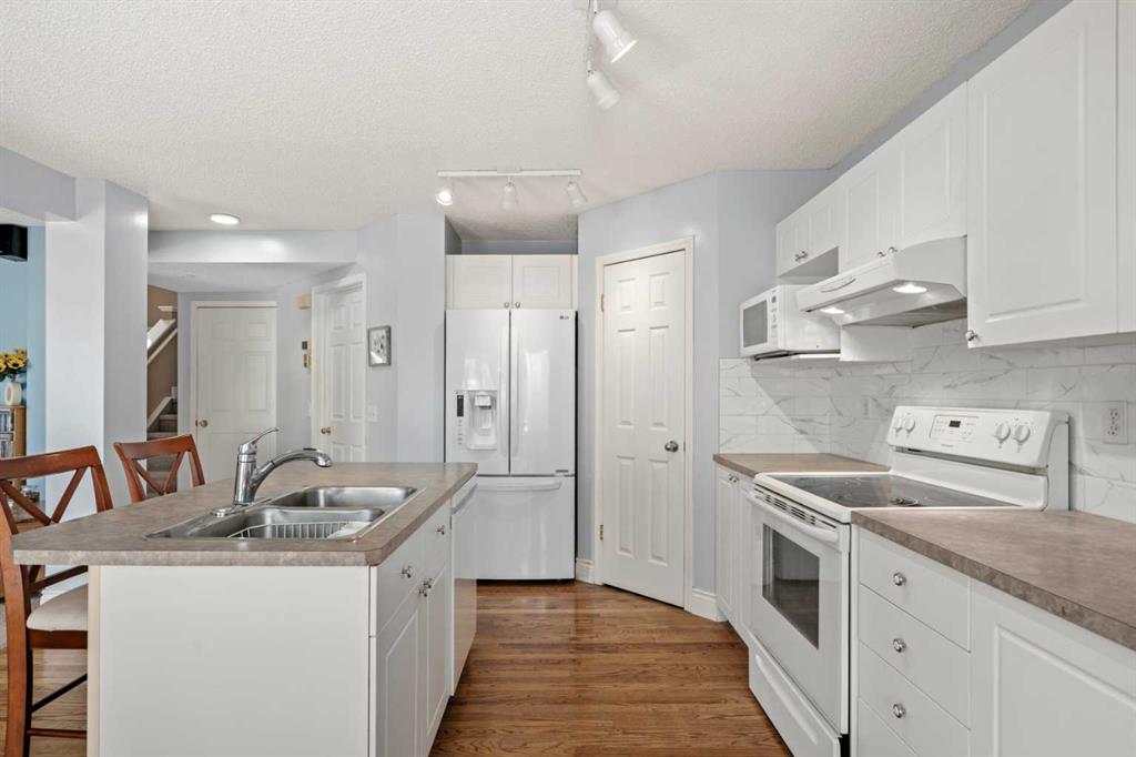 Picture for 66 Crystalridge Crescent 