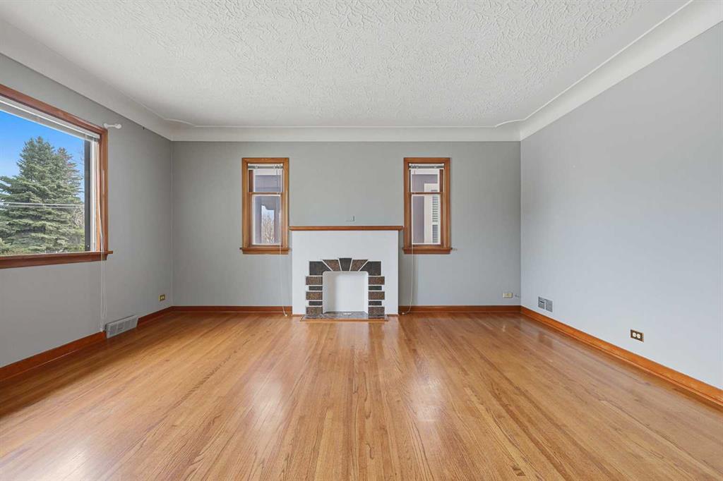 Picture for 1019 8 Avenue NE