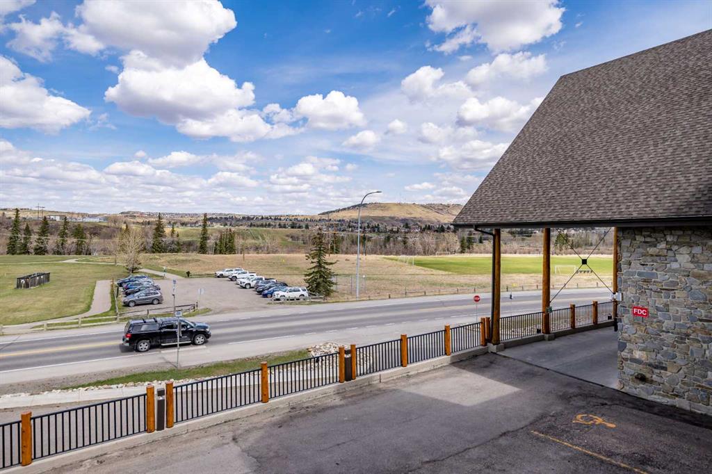 Picture for 213, 77 George Fox Trail W
