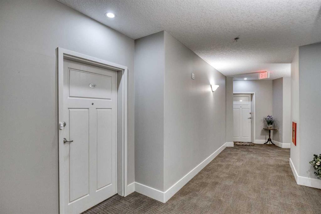 Picture for 213, 77 George Fox Trail W