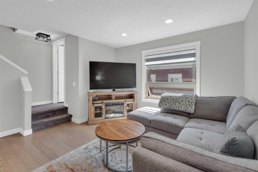 Picture for 24 Aspen Hills Common SW