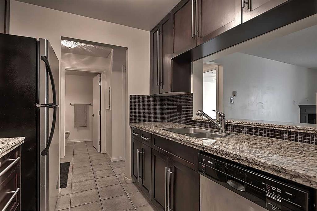 Picture for 211, 790 Kingsmere Crescent SW