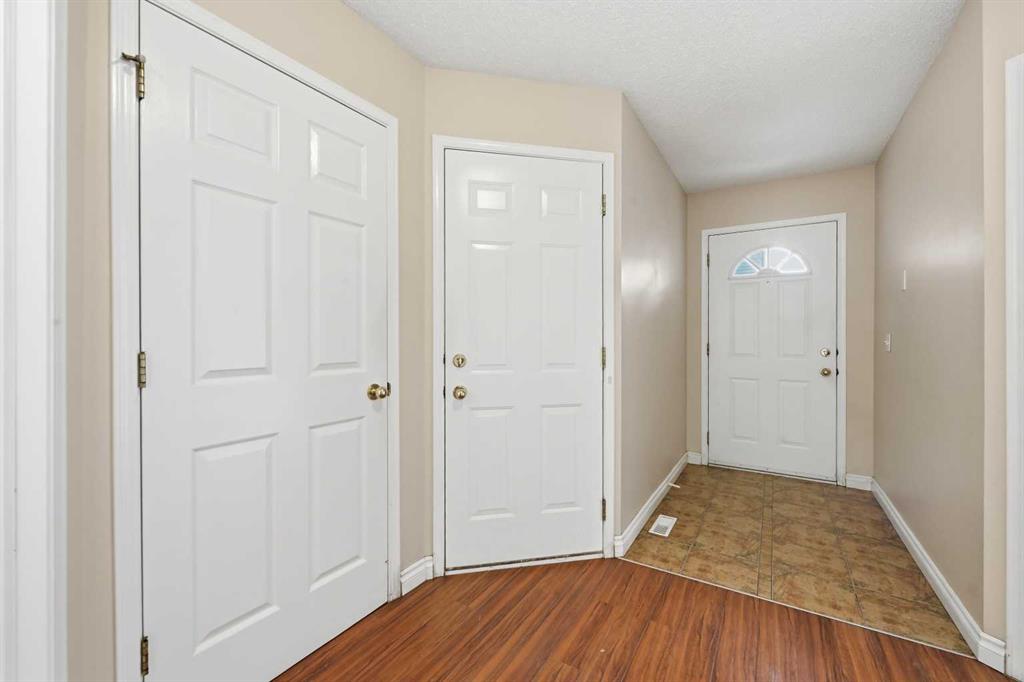 Picture for 25 Tararidge Circle NE