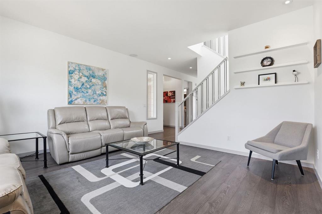 Picture for 341 Marquis Heights SE