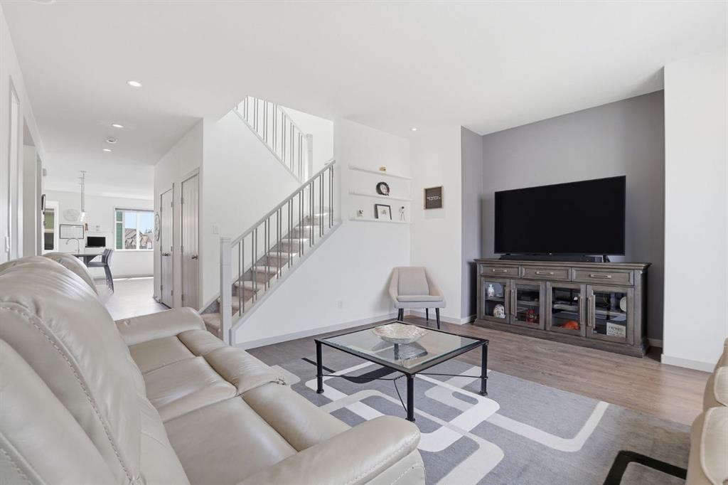 Picture for 341 Marquis Heights SE