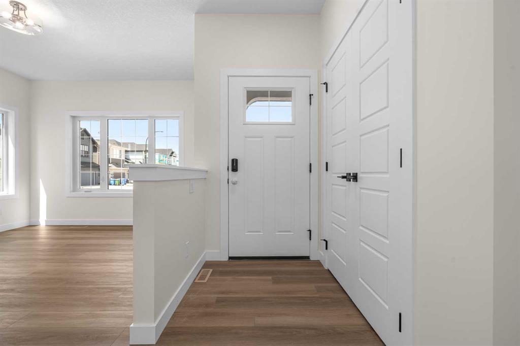 Picture for 568 Buffaloberry Manor SE