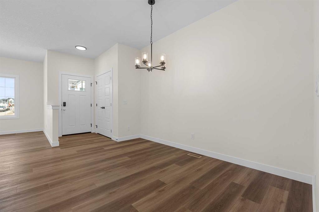 Picture for 568 Buffaloberry Manor SE