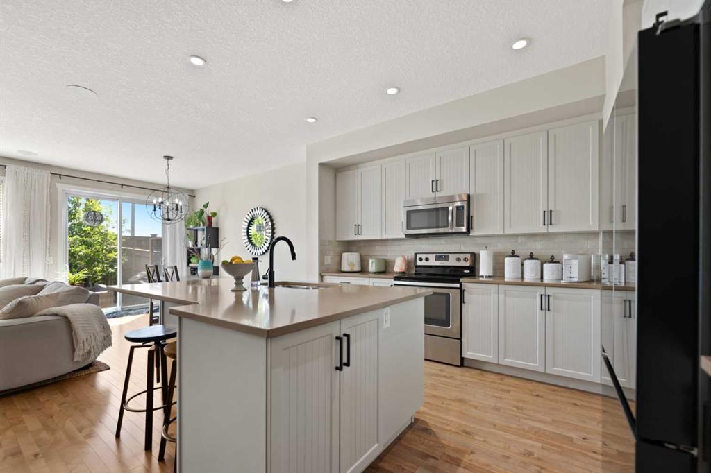 Picture for 124 Masters Crescent SE