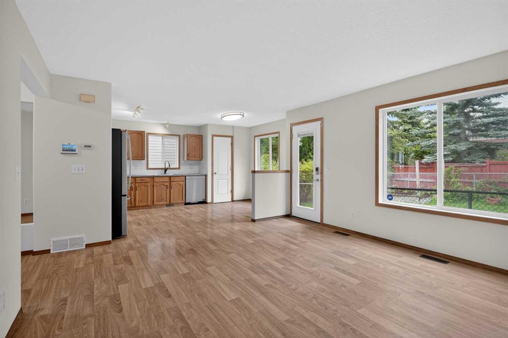 Picture for 161 Tuscarora Close NW