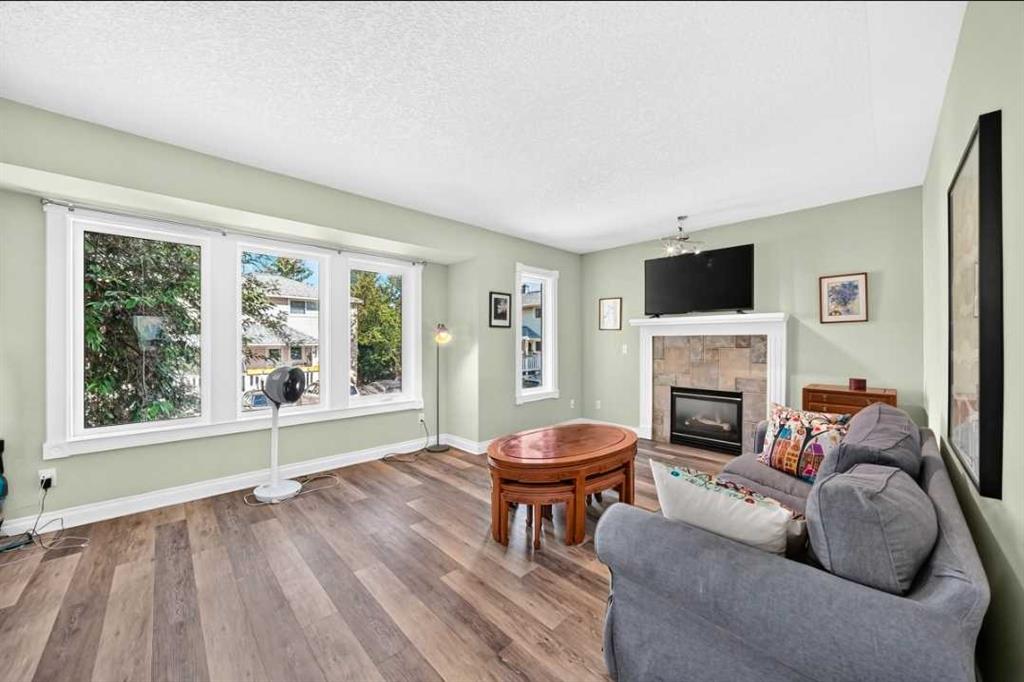 Picture for 672 Killarney Glen Court SW