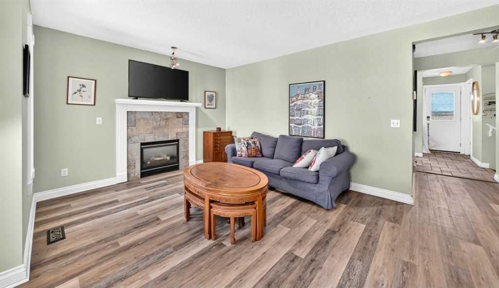 Picture for 672 Killarney Glen Court SW