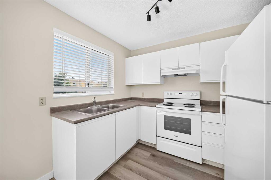 Picture for 35 Martindale Court NE