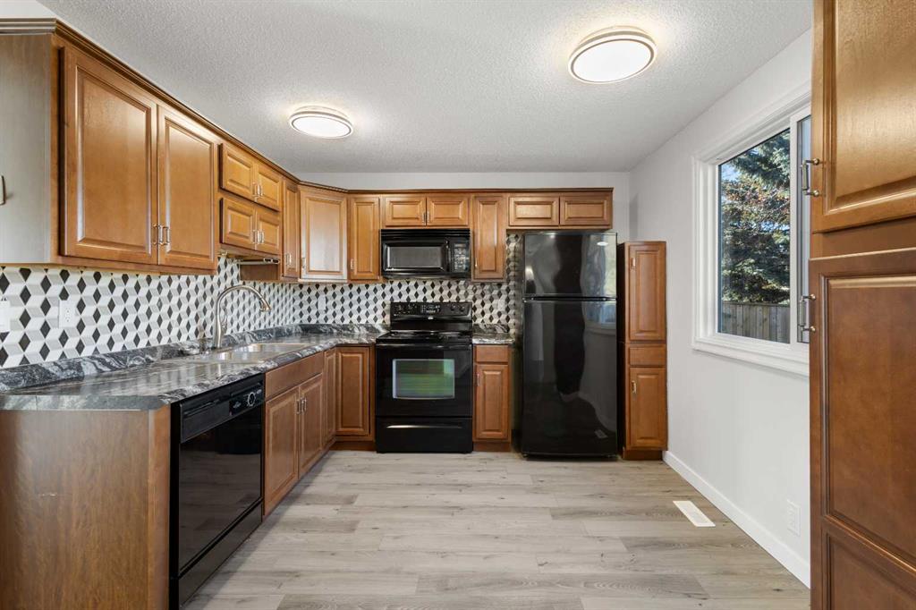 Picture for 327 Abalone Place NE https://www.cirrealty.ca/reb/creb/70/A2265770_13.jpg