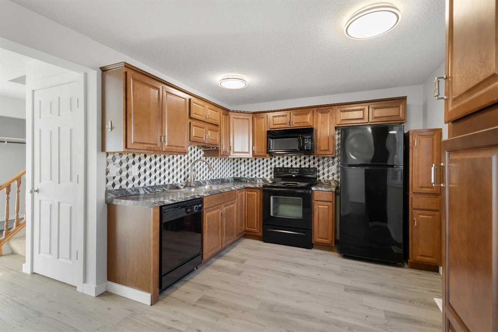 Picture for 327 Abalone Place NE https://www.cirrealty.ca/reb/creb/70/A2265770_14.jpg
