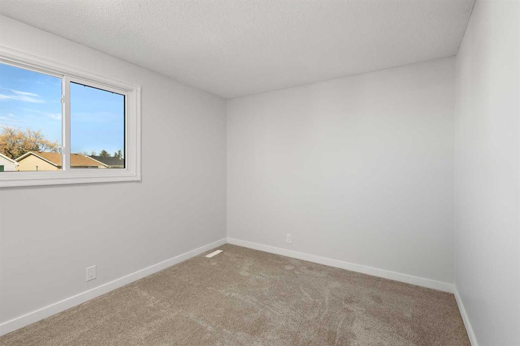 Picture for 327 Abalone Place NE https://www.cirrealty.ca/reb/creb/70/A2265770_24.jpg