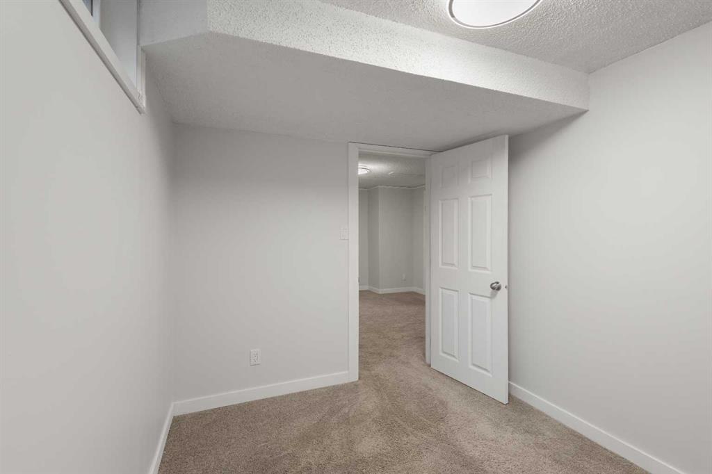 Picture for 327 Abalone Place NE https://www.cirrealty.ca/reb/creb/70/A2265770_31.jpg