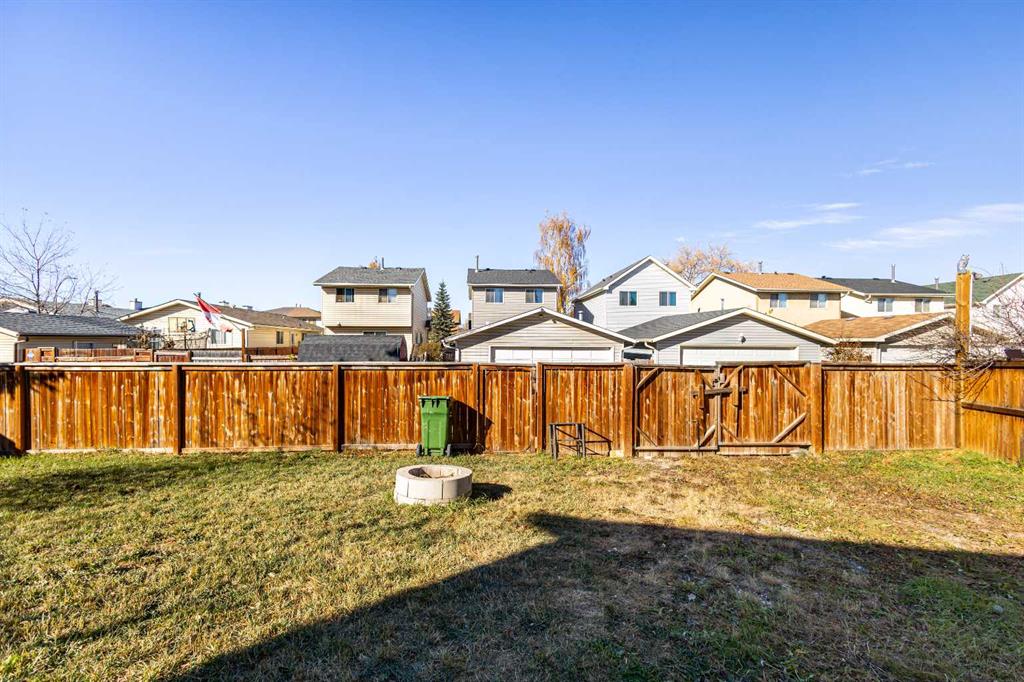Picture for 327 Abalone Place NE https://www.cirrealty.ca/reb/creb/70/A2265770_39.jpg