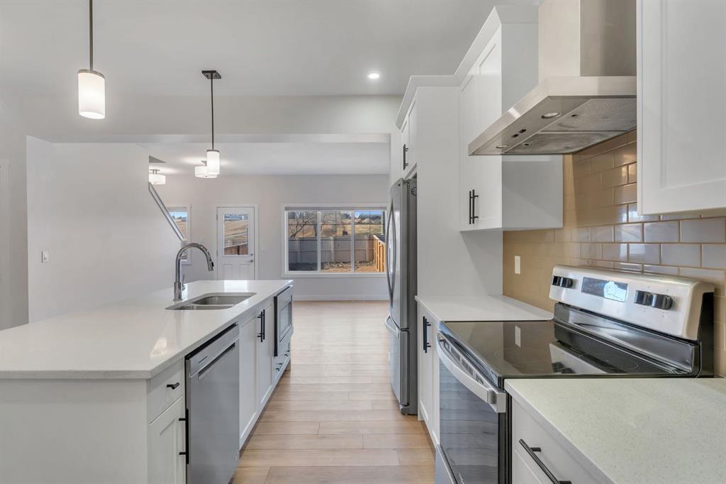 Picture for 1489 Bayview Point SW https://www.cirrealty.ca/reb/creb/70/A2268070_14.jpg